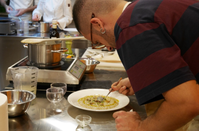 I dieci anni della scuola di cucina Ulisse, tra inclusione e crescita condivisa