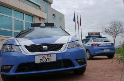 Taranto, minacciano un uomo con un video &laquo;hot&raquo;: in carcere una coppia