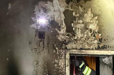 Ruvo di Puglia, scoppia un incendio in un appartamento: una persona ustionata FOTO