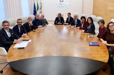Puglia, ecco la prima riunione per il governatore Antonio Decaro e i suoi assessori