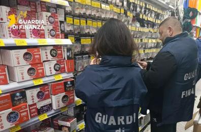 Controlli a tappeto della Gdf nel Materano: sequestrati 126 mila prodotti non sicuri