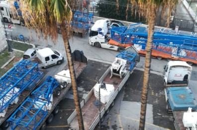 Bari, lavori nel Tribunale al Libertà: lunghissime code, un concerto di clacson e multe a raffica Bari, lavori nel Tribunale al Libertà: lunghissime code, un concerto di clacson e multe a raffica