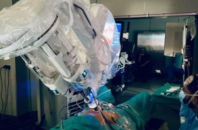 Policlinico di Bari, per la prima volta al Sud usata la tecnologia robotica per un trapianto di linfonodi