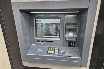 Cagnano Varano, tentano l'assalto al bancomat ma la «marmotta» non esplode: banda fugge a mani vuote Cagnano Varano, tentano l'assalto al bancomat ma la «marmotta» non esplode: banda fugge a mani vuote