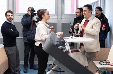 Bari, il Politecnico inaugura le aule del futuro per trasformare la didattica: postazioni interattive, IA, visori e regia automatizzata