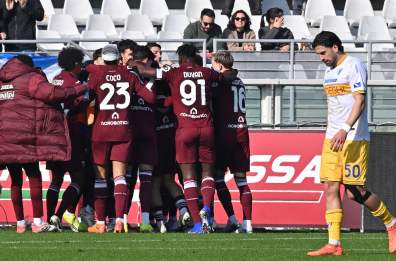 Il Lecce cede ancora di misura, al Torino basta un gol di Adams 