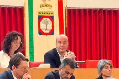 La sentenza della Consulta sul terzo mandato salva Mazzotta: il capogruppo di FI non è più incompatibile La sentenza della Consulta sul terzo mandato salva Mazzotta: il capogruppo di FI non è più incompatibile