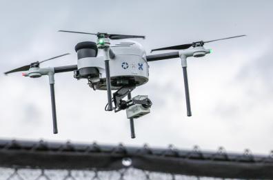 Portavano droga e cellulari con i droni nelle carceri sarde: arrestati quattro pugliesi