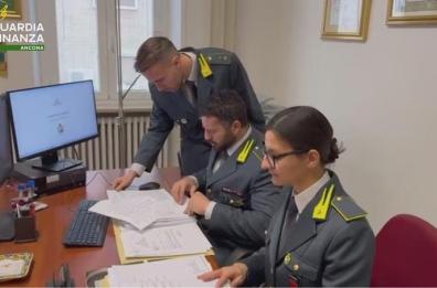 Ad Ancona scoperta una banca abusiva dal giro milionario: lo schema Ponzi ha truffato anche in Puglia