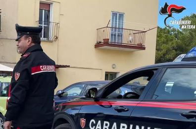 Montescaglioso, finto carabiniere si fa consegnare bancomat e codice pin da un anziano: arrestato