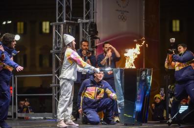 C'&egrave; aria di Puglia alle Olimpiadi Milano Cortina: l'ultimo tedoforo &egrave; l'etoile salentina Nicoletta Manni 