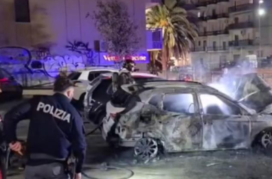 Barletta, incendiata auto del giornalista della Gazzetta Adriano Antonucci: la procura di Trani apre inchiesta FOTO/VIDEO