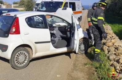 Incidente stradale sulla SP 121 a Polignano a Mare, ferita una donna