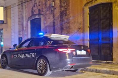 Tricase, tenta di rubare in un'auto ma viene sorpreso sia dal proprietario che dai carabinieri: ai domiciliari 42enne