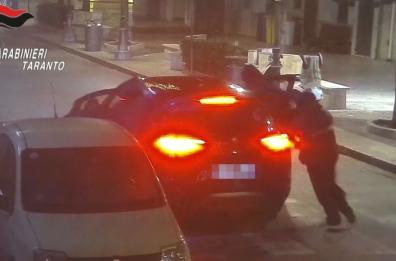 Taranto, la &laquo;banda della marmotta&raquo; dei 17 colpi in un mese: uno ai domiciliari, gli altri 4 restano in cella