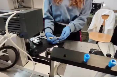 Un microchip usa il suono per separare le cellulare: a Bari la ricerca che apre al futuro, dai tumori alla procreazione