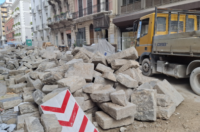 Bari, in via Argiro l'ultimatum degli esercenti: tre settimane per verificare l&rsquo;accelerazione dei lavori