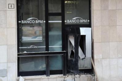 Ancora un colpo della &laquo;banda della marmotta&raquo; nel Foggiano: a Poggio Imperiale 3 esplosioni distruggono bancomat