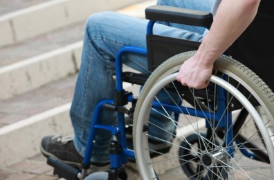 Taranto, l&rsquo;incontro su mobilit&agrave; sostenibile organizzato nel locale inaccessibile ai disabili