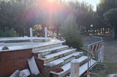 Lucera, 5 minorenni danneggiano il &laquo;concertino&raquo;, monumento storico al centro della villa comunale