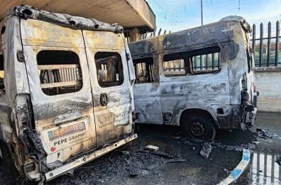 Bari, per il rogo alle ambulanze al San Paolo si indaga su un senzatetto: forse ha agito per vendetta Bari, per il rogo alle ambulanze al San Paolo si indaga su un senzatetto: forse ha agito per vendetta