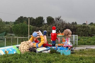 Il maltempo distrugge i carri allegorici del carnevale di Grumo Appula