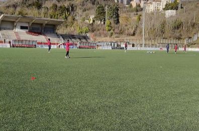 L&rsquo;erba sintetica dello stadio smantellata e regalata a 70 cittadini di Avigliano: l'idea per risparmiare