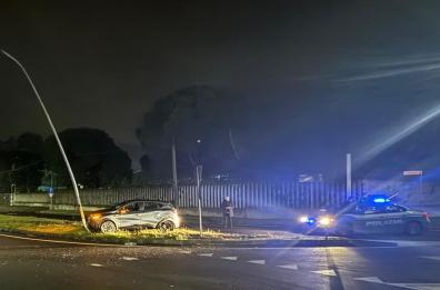 Galatina, fugge dalla Polizia e si schianta con l'auto: 34enne denunciato Galatina, fugge dalla Polizia e si schianta con l'auto: 34enne denunciato