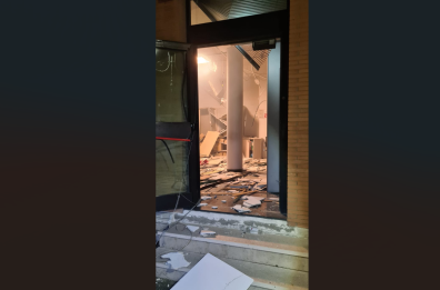 Casalvecchio di Puglia, assalto allo sportello bancomat nel cuore della notte: danneggiata la sede FOTO