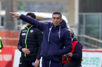 Mister Moreno Longo cerca un mini appiglio: «Se siamo questi per il Bari c’è speranza» Mister Moreno Longo cerca un mini appiglio: «Se siamo questi per il Bari c’è speranza»