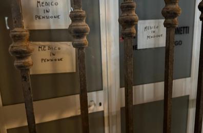 Bari, chiude l’ambulatorio di via Ravanas: medico di famiglia va in pensione, pazienti disperati Bari, chiude l’ambulatorio di via Ravanas: medico di famiglia va in pensione, pazienti disperati