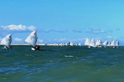 A Trani la prima tappa del Trofeo Challenge, il campionato di vela con 63 giovani da tutta la Puglia VIDEO