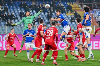 Il Bari rialza la testa in trasferta, lo 0-2 sulla Sampdoria vale doppio in chiave salvezza 