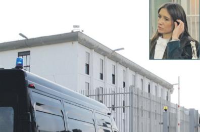 Taranto, fermata in carcere con un chilo di droga: aveva tentato di introdurre hashish e cocaina nascoste nelle parti intime Taranto, fermata in carcere con un chilo di droga: aveva tentato di introdurre hashish e cocaina nascoste nelle parti intime