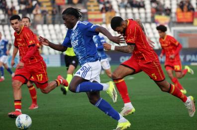 Niente da fare per i giallorossi, il Como cala il tris contro il Lecce: il match finisce 3-1