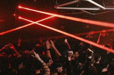 Bari, controlli a tappeto dopo Crans-Montana: a Mungivacca chiusa la discoteca Nova Club per troppi ingressi