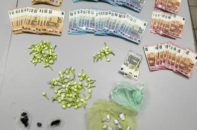 Taranto, in strada con 100 dosi di cocaina e 2.500 euro in contanti: arrestato 17enne