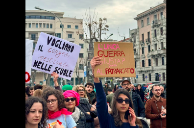 «Il silenzio non è consenso. No al ddl Bongiorno»: le transfemministe baresi sfilano in centro per l'8 marzo «Il silenzio non è consenso. No al ddl Bongiorno»: le transfemministe baresi sfilano in centro per l'8 marzo