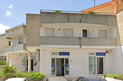 Lequile, tentano di scardinare lo sportello bancomat ma il colpo fallisce: la cassaforte abbandonata in strada