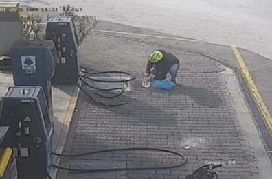 Bari, va dai Testimoni di Geova con una tanica di benzina: ecco chi &egrave; il 39enne che stava per compiere una strage