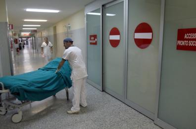 «Paghe basse e contratti fermi al 2009, così i bandi della Regione andranno deserti»: i medici del 118 sul piede di guerra «Paghe basse e contratti fermi al 2009, così i bandi della Regione andranno deserti»: i medici del 118 sul piede di guerra