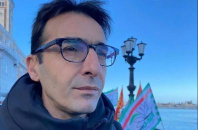 Licenziato a 50 anni nel Barese, la lettera arriva a casa mentre &egrave; a lavoro: &laquo;Neanche il coraggio di dirlo in faccia&raquo;