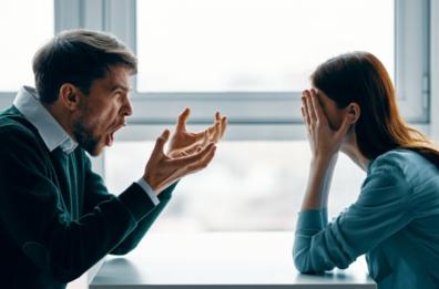 Dietro ogni conflitto: bisogni, emozioni e relazioni tra amore e lavoro
