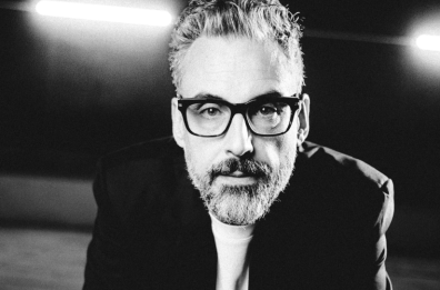 Brunori Sas conquista Bari: doppio sold out al Petruzzelli tra canzoni, monologhi e ironia d’autore Brunori Sas conquista Bari: doppio sold out al Petruzzelli tra canzoni, monologhi e ironia d’autore