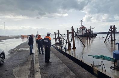 Pontone norvegese imbarca acqua nel porto di Taranto: emergenza rientrata, nessun danno ambientale