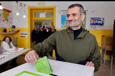 Referendum,  Decaro vota a Bari. &laquo;Negli ultimi mesi &egrave; diventata battaglia di parte politica&raquo;