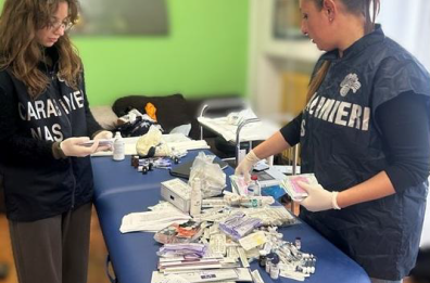 Filler e botox non conformi, sequestri e multe in locale medicina estetica a Bari Filler e botox non conformi, sequestri e multe in locale medicina estetica a Bari