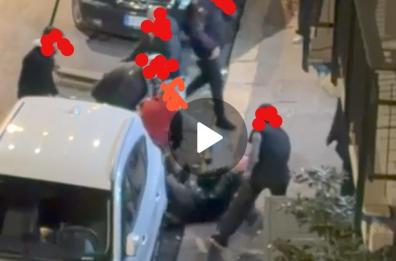 Bari, scoppia la rissa in piena notte all'Umbertino: ferite alcune persone nella zona «calda» del quartiere Bari, scoppia la rissa in piena notte all'Umbertino: ferite alcune persone nella zona «calda» del quartiere