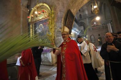 Gerusalemme, Israele impedisce al cardinal Pizzaballa di entrare nella chiesa del Santo Sepolcro. La reazione del vescovo di Bari
