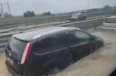 Puglia e Basilicata sotto il ciclone sullo Ionio: piogge, venti forti e instabilit&agrave; diffusa. Migliora nel weekend